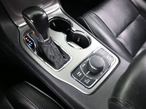 Used 2020 Jeep Grand Cherokee Overland image 28