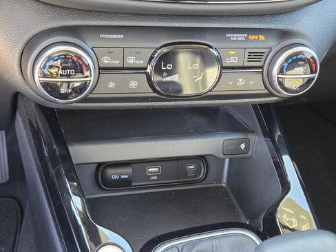 Certified 2025 Kia Soul EX FWD image 22
