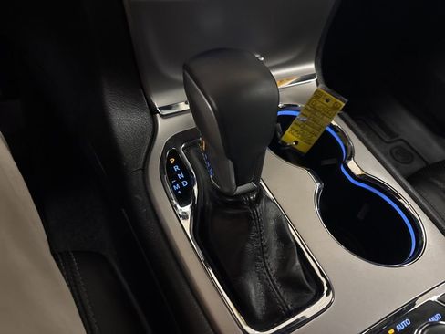 Used 2019 Jeep Grand Cherokee Overland image 18