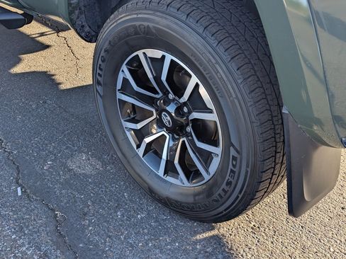 Used 2021 Toyota Tacoma TRD Sport w/ Technology Package image 8