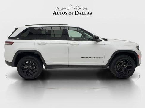 Used 2024 Jeep Grand Cherokee Altitude RWD image 6