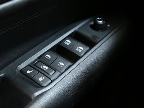 Used 2022 Jeep Compass Limited image 17