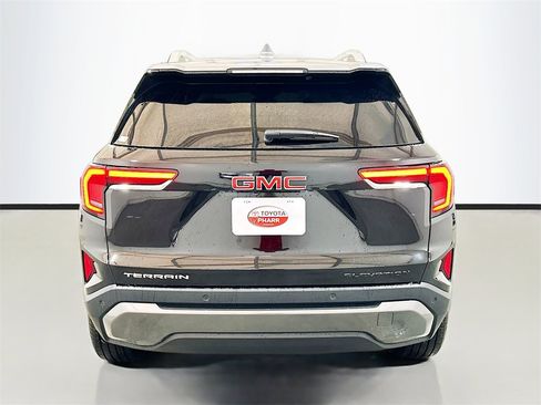 Used 2026 GMC Terrain Elevation w/ Elevation Premium Package image 5