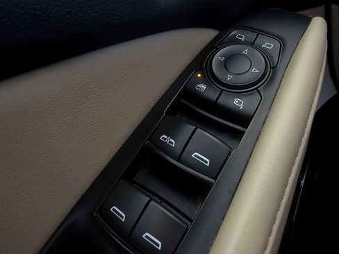 Used 2021 Buick Enclave Premium w/ Surround and Sites Package AWD/4WD image 17