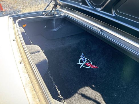 Used 2004 Chevrolet Corvette Convertible w/ Preferred Equipment Group RWD image 30