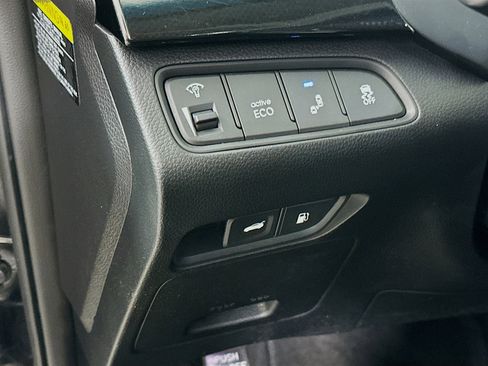 Used 2016 Hyundai Azera FWD image 17