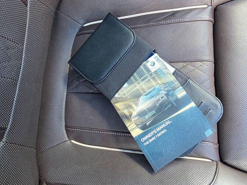 Used 2020 BMW 750i xDrive w/ Executive Package image 46