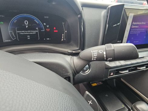 Certified 2025 Toyota Camry SE FWD image 13