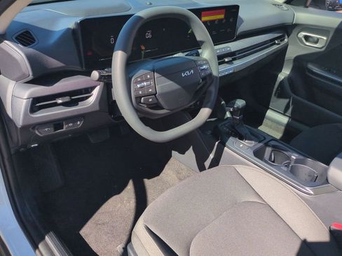 New 2026 Kia K4 LXS FWD image 10