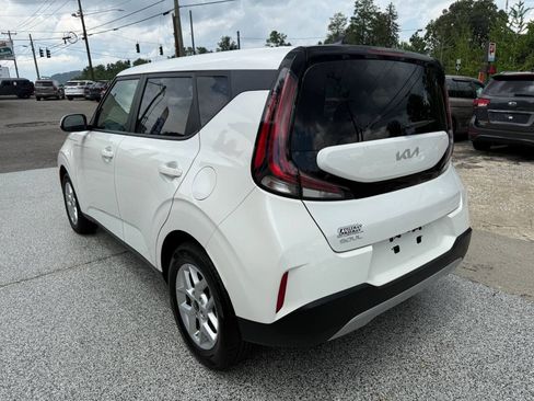 Used 2024 Kia Soul LX w/ Option Group 015 FWD image 20