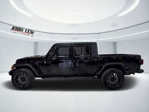 Used 2021 Jeep Gladiator Sport AWD/4WD image 6