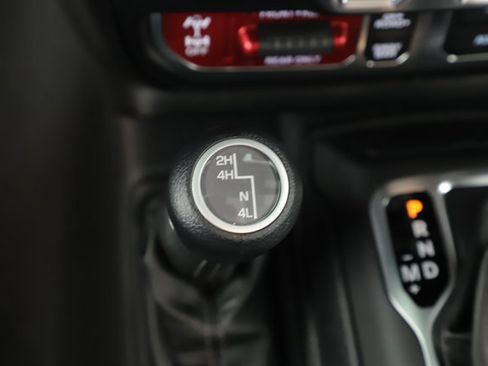 New 2026 Jeep Gladiator Rubicon w/ Technology Group image 17