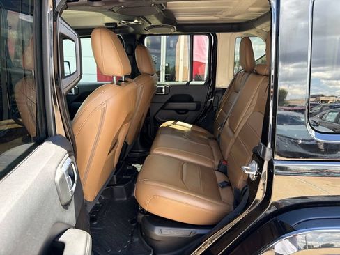 Used 2021 Jeep Wrangler Unlimited Sahara w/ Cold Weather Group AWD/4WD image 18