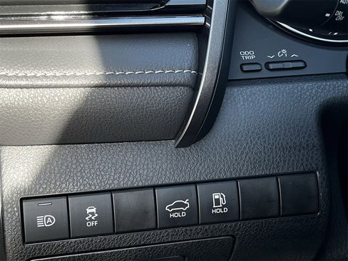 Used 2024 Toyota Camry SE image 20