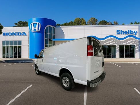 Used 2024 GMC Savana 2500 w/ Driver Convenience Package image 6