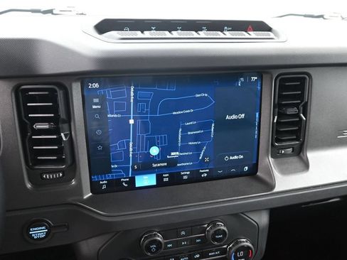 Used 2025 Ford Bronco Badlands AWD/4WD image 16