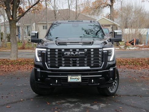 Used 2024 GMC Sierra 3500 Denali Ultimate image 2