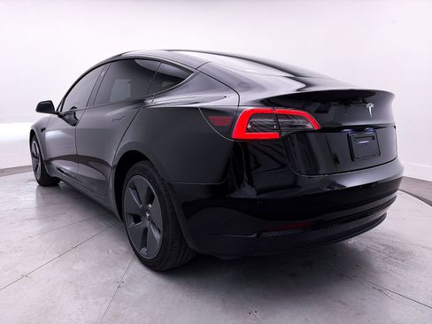 Used 2023 Tesla Model 3 Standard Range image 13
