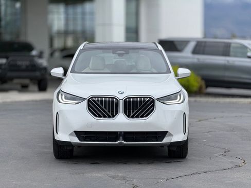 Used 2025 BMW X3 xDrive30 w/ Premium Package AWD/4WD image 2