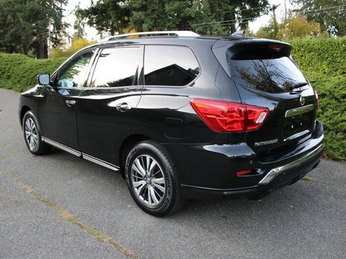 Used 2019 Nissan Pathfinder SL image 4