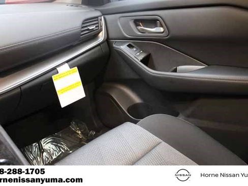 Certified 2025 Nissan Rogue SV image 11