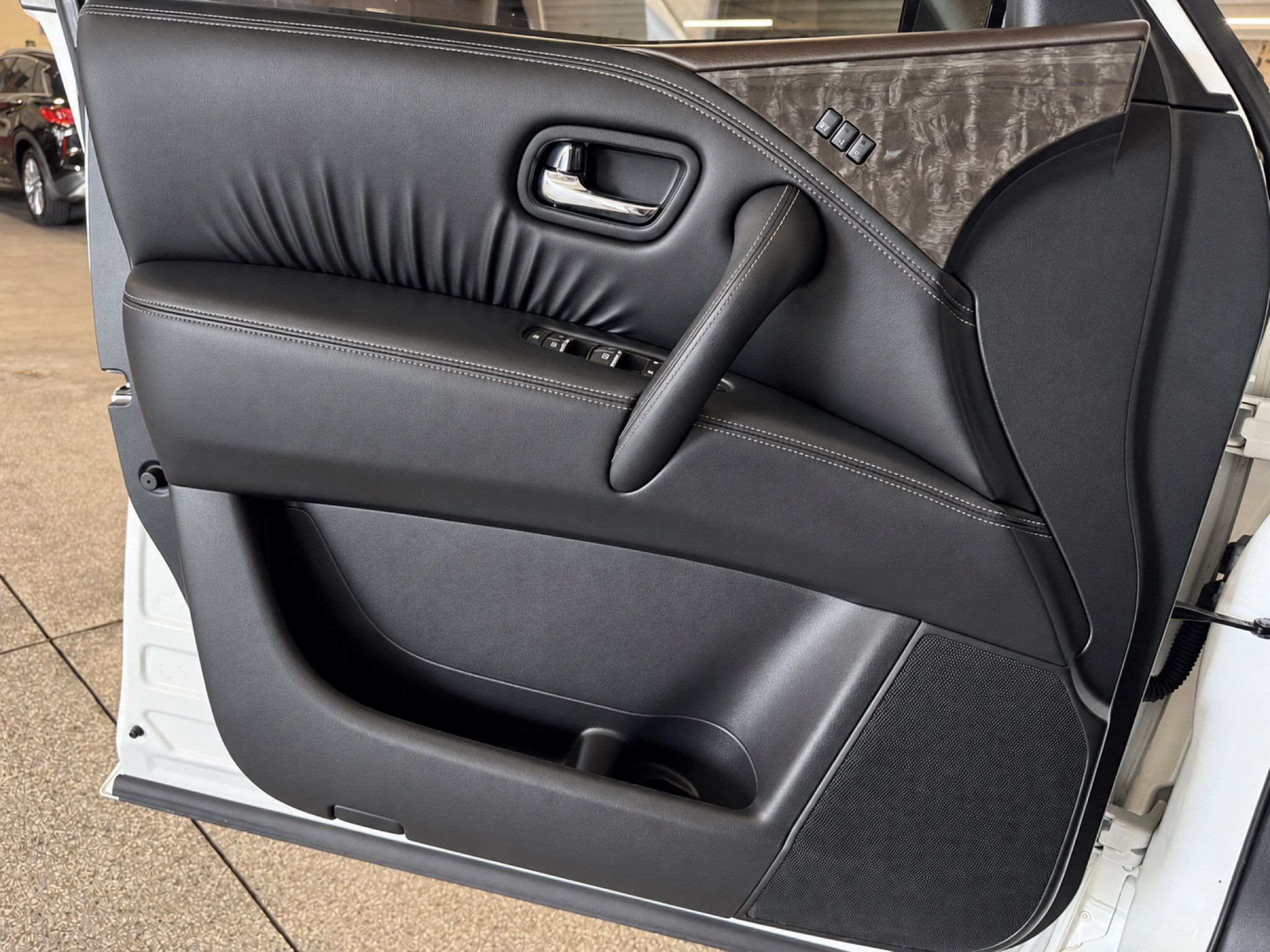 Used 2022 Nissan Armada Platinum w/ Captain's Chairs Package RWD image 14