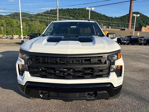 Used 2025 Chevrolet Silverado 1500 Custom Trail Boss w/ Turbomax Blackout Package AWD/4WD image 8