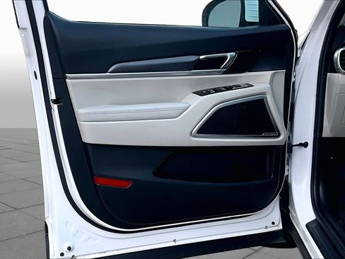 Certified 2025 Kia Telluride S FWD image 22