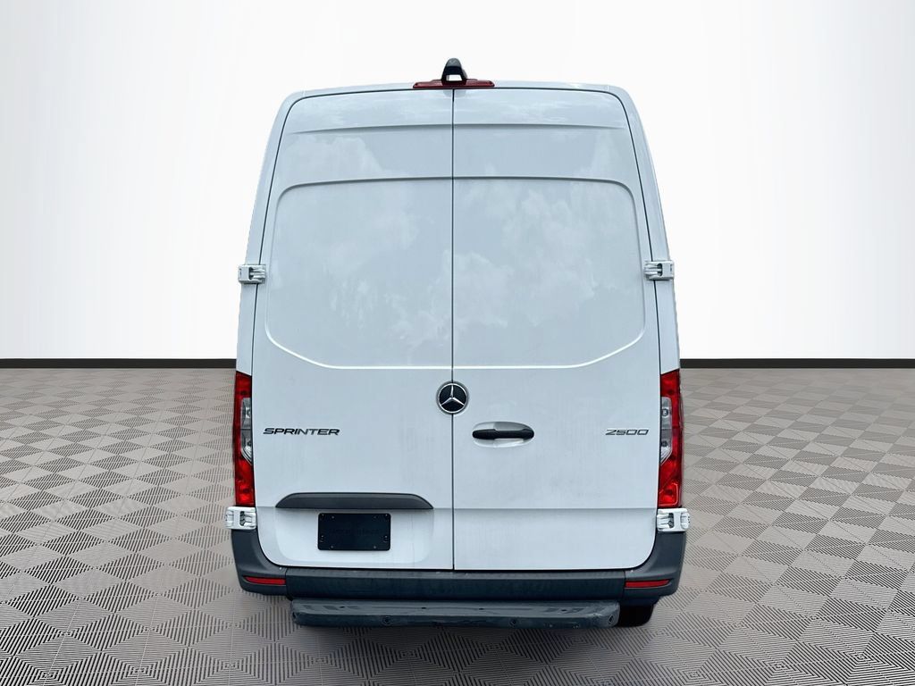 Used 2023 Mercedes-Benz Sprinter 2500 image 7