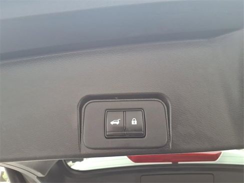 Used 2023 Nissan Rogue SL w/ SL Premium Package image 8