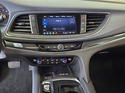 Used 2024 Buick Enclave Essence w/ Experience Buick Package image 18