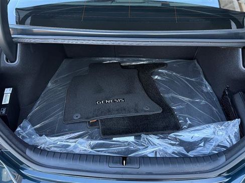 Used 2025 Genesis G70 2.5T image 28
