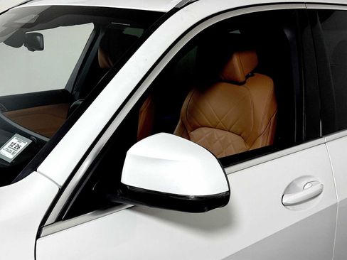 Certified 2024 BMW X5 xDrive50e w/ Premium Package image 30