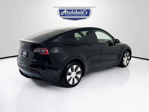 Used 2021 Tesla Model Y Long Range image 7