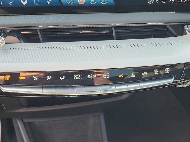 Certified 2025 Cadillac Optiq Luxury 2 AWD/4WD image 16