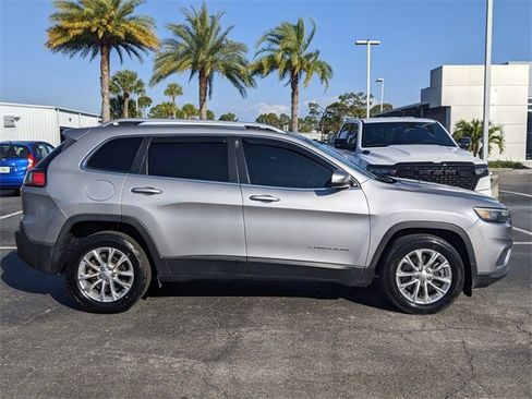 Certified 2019 Jeep Cherokee Latitude w/ Popular Appearance Group image 3