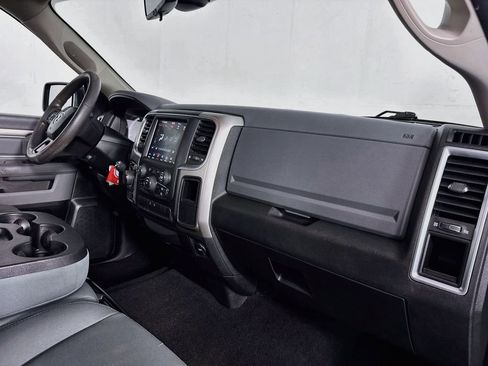 Used 2018 RAM 1500 Classic SLT AWD/4WD image 28