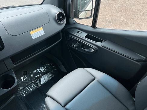 New 2026 Mercedes-Benz Sprinter 2500 image 10