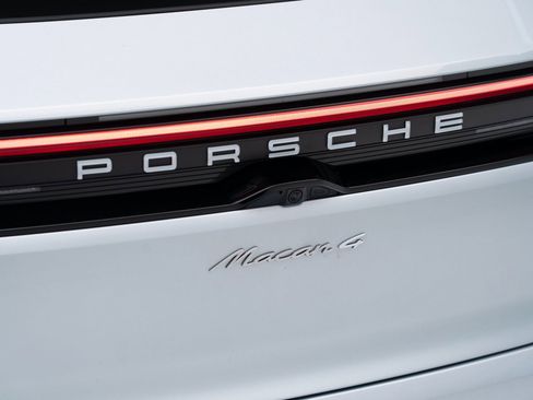 Used 2024 Porsche Macan 4 Electric image 14