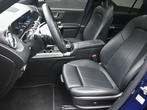 Used 2021 Mercedes-Benz GLB 250 w/ Premium Package image 18