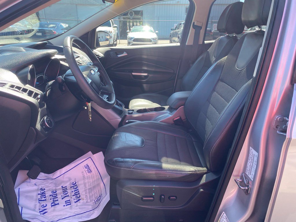 Used 2016 Ford Escape SE w/ SE Chrome Package AWD/4WD image 5