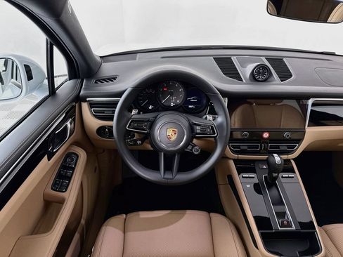 Certified 2026 Porsche Macan AWD/4WD image 23