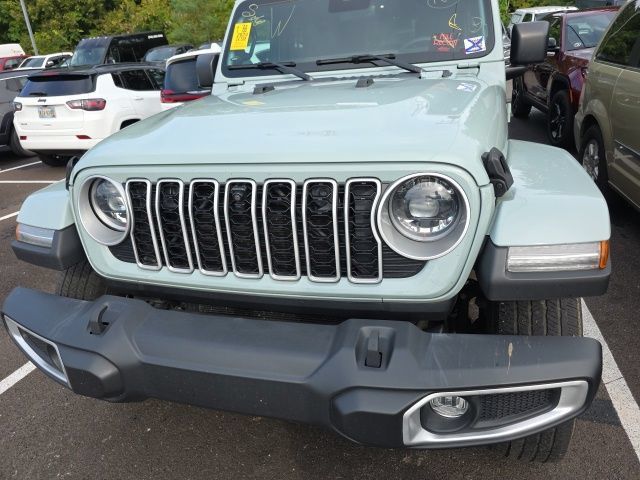 Used 2024 Jeep Wrangler Unlimited Sahara w/ Technology Group AWD/4WD image 18