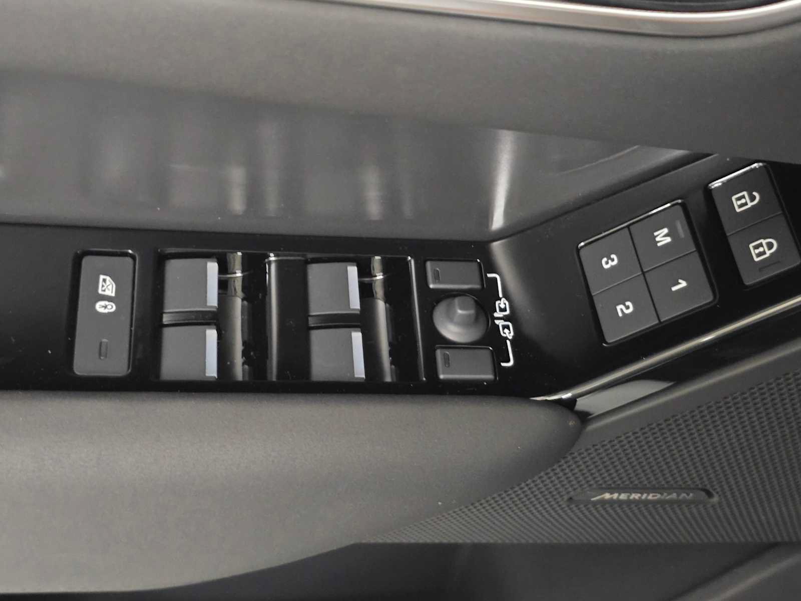 New 2026 Land Rover Range Rover Velar S AWD/4WD image 23