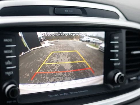 Used 2019 Kia Sorento SX image 10