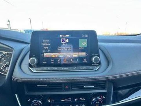 Certified 2025 Nissan Rogue SV image 14