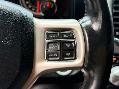 Used 2018 RAM 1500 Laramie w/ Convenience Group AWD/4WD image 40