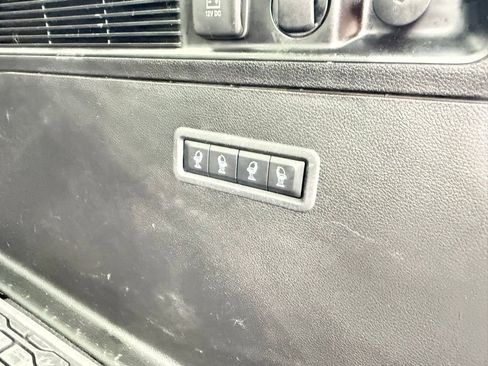 Used 2024 Jeep Wagoneer Series III w/ Premium Group I AWD/4WD image 38