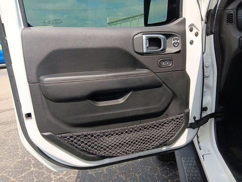 Used 2020 Jeep Wrangler Unlimited Sahara w/ Safety Group AWD/4WD image 26
