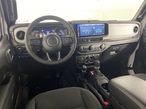 Used 2024 Jeep Wrangler Unlimited w/ Convenience Group AWD/4WD image 38